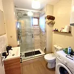 Cosy 32 M2 Hyper Centre *