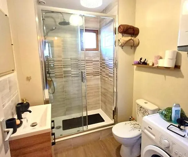 Cosy 32 M2 Hyper Centre *